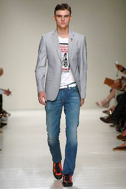 Moschino 08װ 