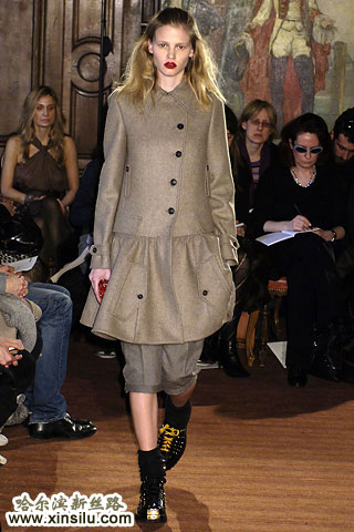 ģضLara Stone