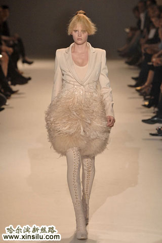 ģضLara Stone