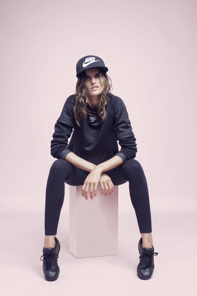 ��������